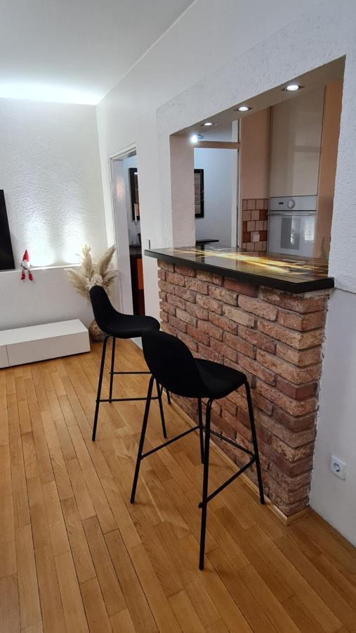 South 2 Osijek Apartment Екстериор снимка